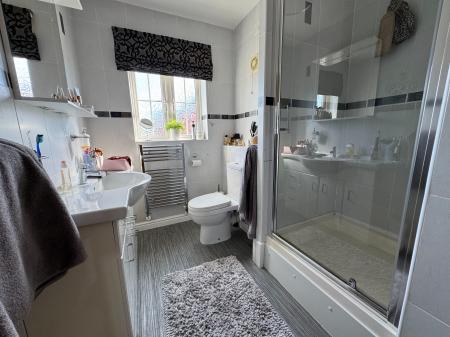 4 bedroom Detached house for sale in Thistle Close, Woodville, Swadlincote, Derbyshire, DE11