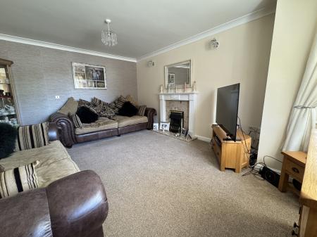4 bedroom Detached house for sale in Thistle Close, Woodville, Swadlincote, Derbyshire, DE11