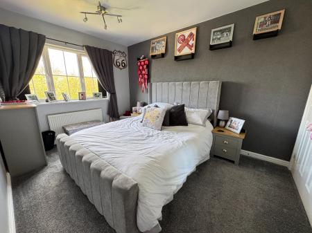 4 bedroom Detached house for sale in Thistle Close, Woodville, Swadlincote, Derbyshire, DE11