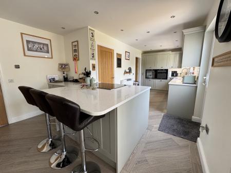 4 bedroom Detached house for sale in Thistle Close, Woodville, Swadlincote, Derbyshire, DE11