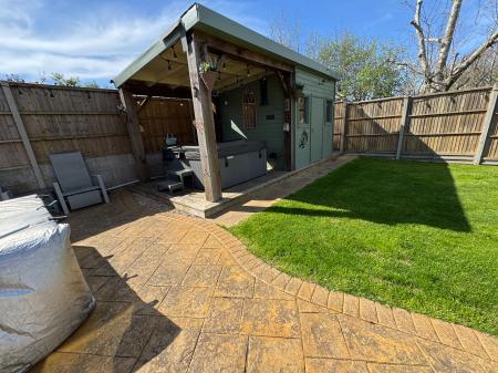 4 bedroom Detached house for sale in Thistle Close, Woodville, Swadlincote, Derbyshire, DE11