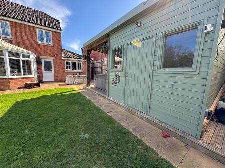 4 bedroom Detached house for sale in Thistle Close, Woodville, Swadlincote, Derbyshire, DE11