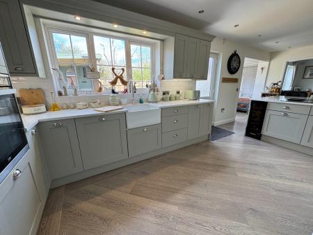 4 bedroom Detached house for sale in Thistle Close, Woodville, Swadlincote, Derbyshire, DE11