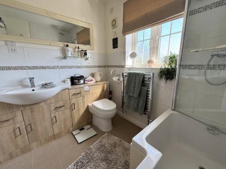 4 bedroom Detached house for sale in Thistle Close, Woodville, Swadlincote, Derbyshire, DE11