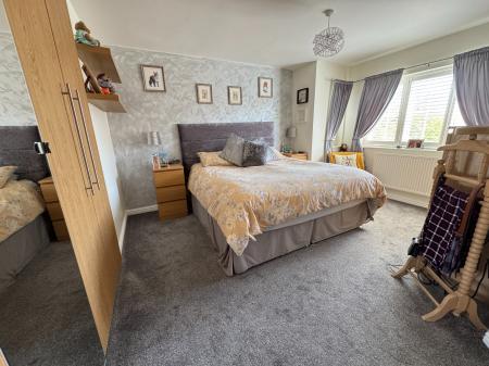4 bedroom Detached house for sale in Thistle Close, Woodville, Swadlincote, Derbyshire, DE11