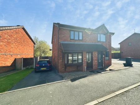Newport Close, Stretton, Burton-on-Trent, DE14