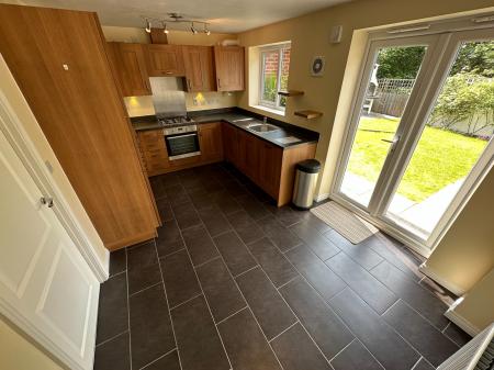 3 bedroom Semi-detached house to let in Saw Mill Way, Burton-On-Trent, DE14