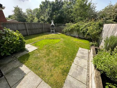 3 bedroom Semi-detached house to let in Saw Mill Way, Burton-On-Trent, DE14