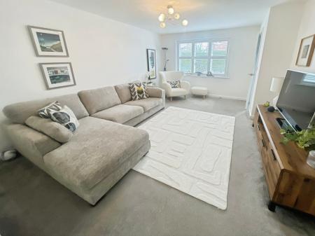 4 bedroom Detached house for sale in St Marys Drive, Stretton, Burton-on-Trent, DE13