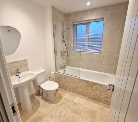 4 bedroom Detached house for sale in St Marys Drive, Stretton, Burton-on-Trent, DE13