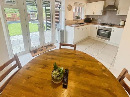 4 bedroom Detached house for sale in St Marys Drive, Stretton, Burton-on-Trent, DE13