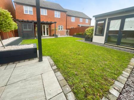 4 bedroom Detached house for sale in St Marys Drive, Stretton, Burton-on-Trent, DE13