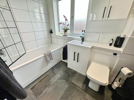 4 bedroom Detached house for sale in Cauldwell Road, Linton, Swadlincote, Derbyshire, DE12