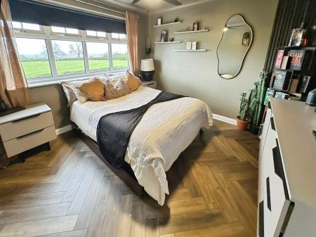 4 bedroom Detached house for sale in Cauldwell Road, Linton, Swadlincote, Derbyshire, DE12