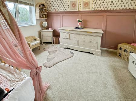 4 bedroom Detached house for sale in Cauldwell Road, Linton, Swadlincote, Derbyshire, DE12