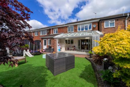 4 bedroom Detached house for sale in Cauldwell Road, Linton, Swadlincote, Derbyshire, DE12