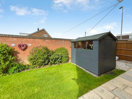 3 bedroom End of terrace house for sale in Farman Row Henhurst Ridge, Burton-on-Trent, DE13