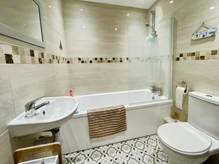 3 bedroom End of terrace house for sale in Farman Row Henhurst Ridge, Burton-on-Trent, DE13