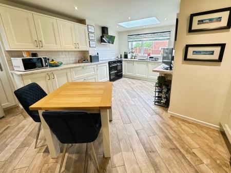 4 bedroom Detached house for sale in Athlestan Way, Stretton, Burton-on-Trent, DE13