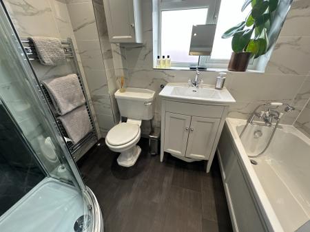 4 bedroom Detached house for sale in Athlestan Way, Stretton, Burton-on-Trent, DE13