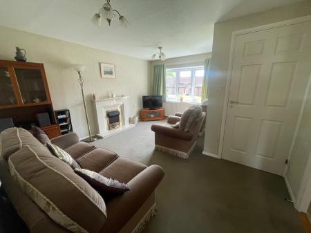 2 bedroom Bungalow for sale in Holly Green, Stapenhill, Burton-on-Trent, DE15