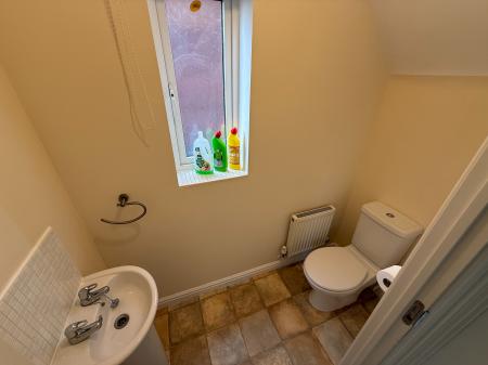 3 bedroom End of terrace house to let in Barker Round Way, Burton-On-Trent, DE14