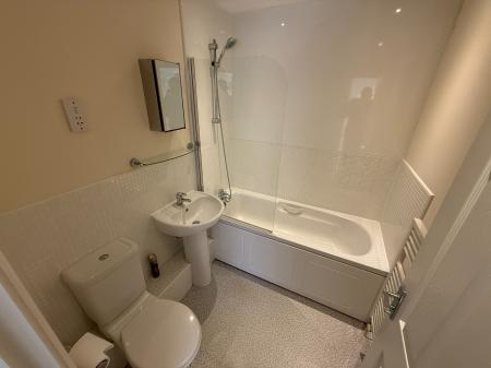 3 bedroom End of terrace house to let in Barker Round Way, Burton-On-Trent, DE14