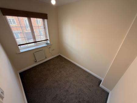 3 bedroom End of terrace house to let in Barker Round Way, Burton-On-Trent, DE14