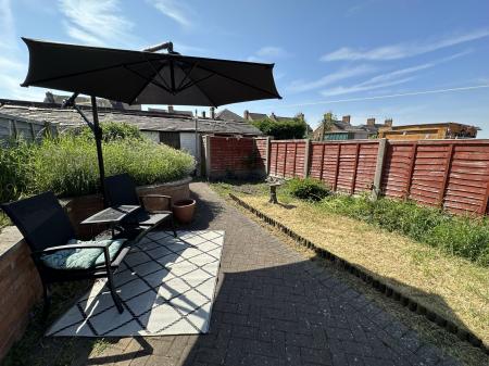 2 bedroom Terraced House for sale in Oxford Street, Swadlincote, DE11