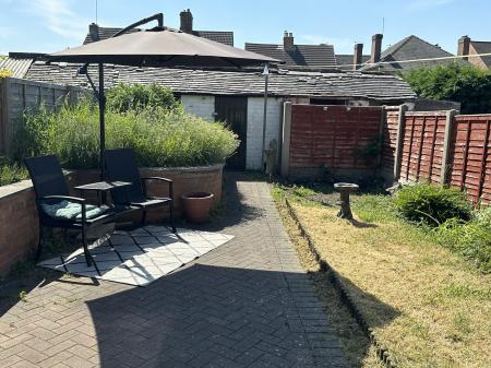 2 bedroom Terraced House for sale in Oxford Street, Swadlincote, DE11