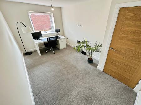 4 bedroom Town house for sale in Mayflower Drive, Burton-on-Trent, DE14