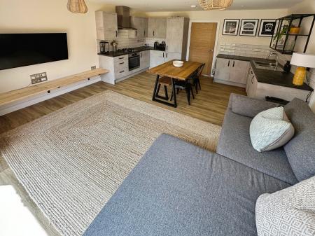 4 bedroom Town house for sale in Mayflower Drive, Burton-on-Trent, DE14