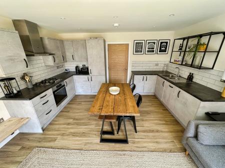 4 bedroom Town house for sale in Mayflower Drive, Burton-on-Trent, DE14