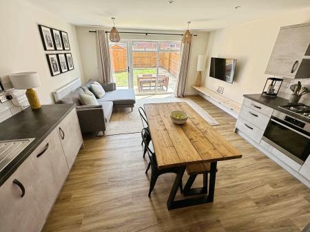 4 bedroom Town house for sale in Mayflower Drive, Burton-on-Trent, DE14