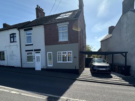 4 bedroom End of terrace house for sale in Main Street, Newhall, Swadlincote, Derbyshire, DE11