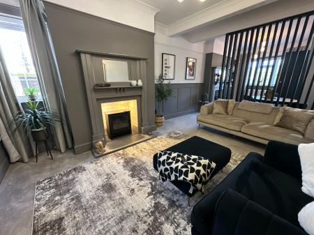 4 bedroom End of terrace house for sale in Main Street, Newhall, Swadlincote, Derbyshire, DE11