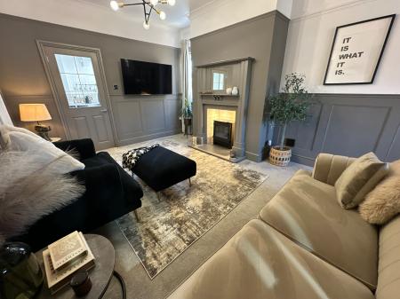 4 bedroom End of terrace house for sale in Main Street, Newhall, Swadlincote, Derbyshire, DE11