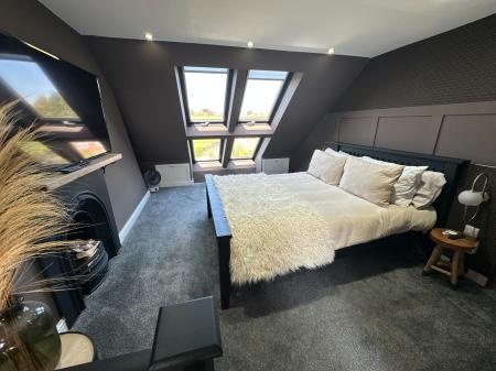 4 bedroom End of terrace house for sale in Main Street, Newhall, Swadlincote, Derbyshire, DE11