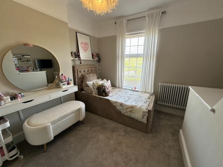 4 bedroom End of terrace house for sale in Main Street, Newhall, Swadlincote, Derbyshire, DE11