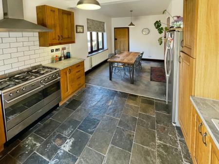 2 bedroom Detached bungalow for sale in Alexandra Road, Burton-on-Trent, DE15