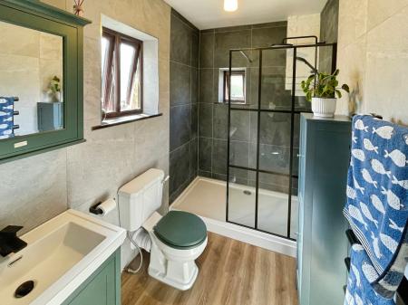 2 bedroom Detached bungalow for sale in Alexandra Road, Burton-on-Trent, DE15