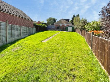 3 bedroom Town house for sale in Mear Greaves Lane, Winshill, Burton-on-Trent, DE15