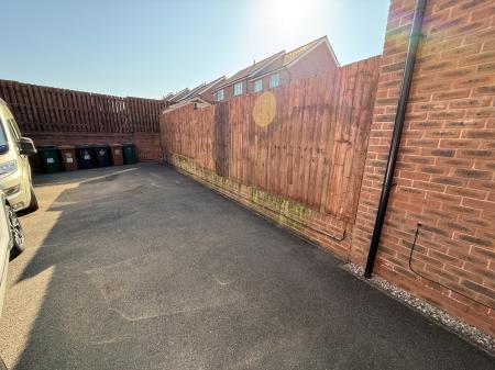 2 bedroom Terraced House to let in Salford Way, Church Gresley, DE11