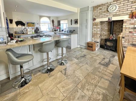 4 bedroom Semi-detached house for sale in York Road, Church Gresley, Swadlincote, Derbyshire, DE11