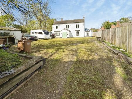 4 bedroom Semi-detached house for sale in York Road, Church Gresley, Swadlincote, Derbyshire, DE11