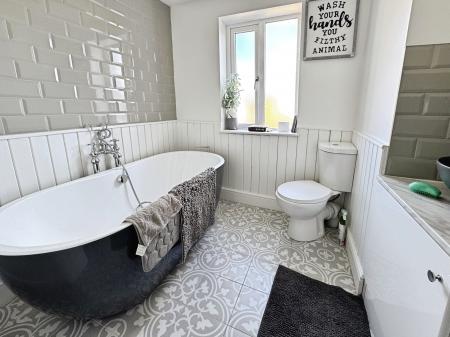 4 bedroom Semi-detached house for sale in York Road, Church Gresley, Swadlincote, Derbyshire, DE11