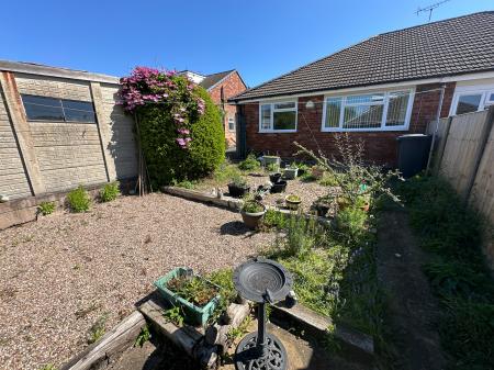 2 bedroom Semi-detached bungalow for sale in Spring Farm Road, Stapenhill, Burton-on-Trent, DE15