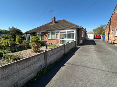 2 bedroom Semi-detached bungalow for sale in Spring Farm Road, Stapenhill, Burton-on-Trent, DE15