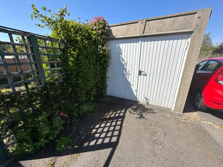 2 bedroom Semi-detached bungalow for sale in Spring Farm Road, Stapenhill, Burton-on-Trent, DE15