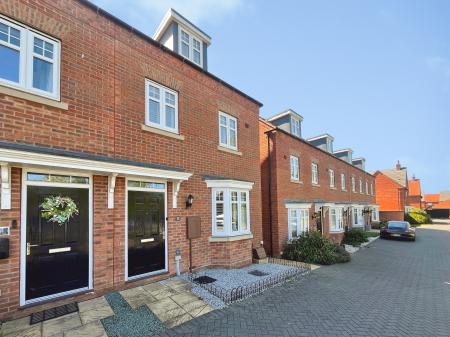 3 bedroom Town house for sale in Hall Lane, Drakelow, Burton-on-Trent, DE15